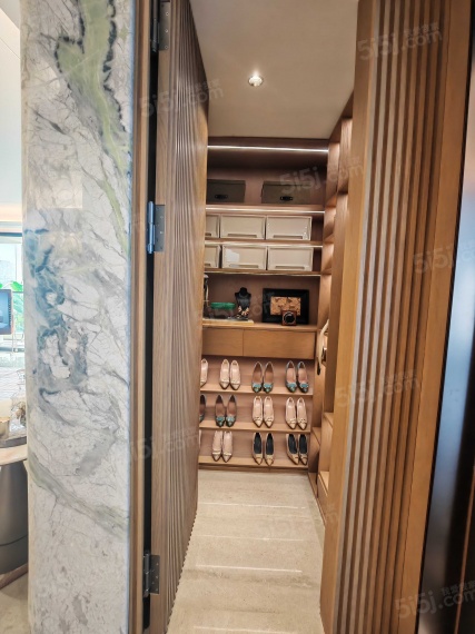 绿城玉百合样板间