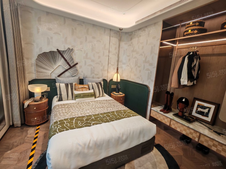 绿城玉百合样板间