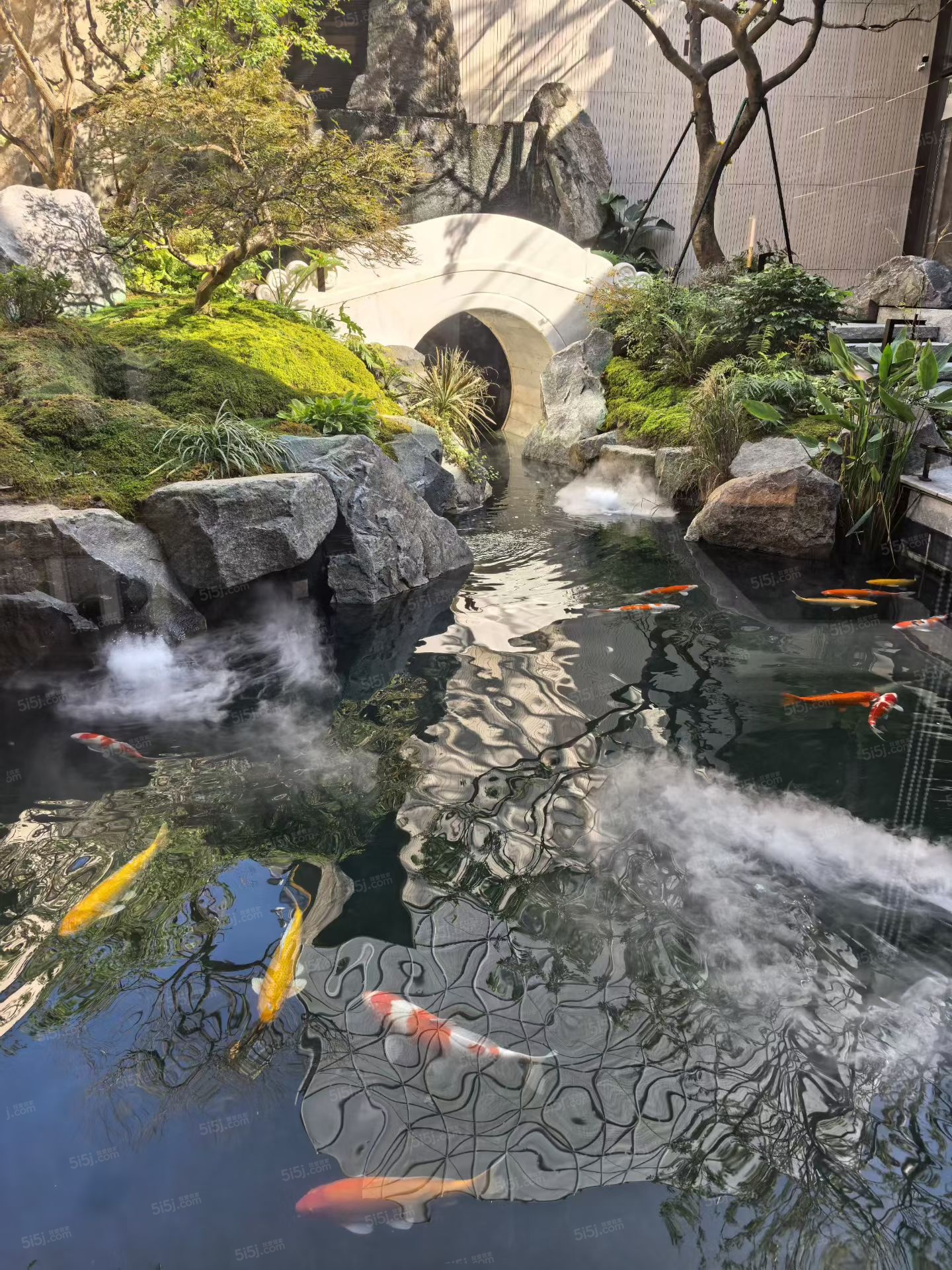 四季听澜实景图
