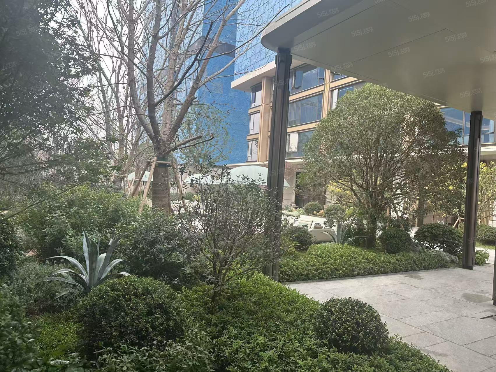 翠隐江粼轩项目现场