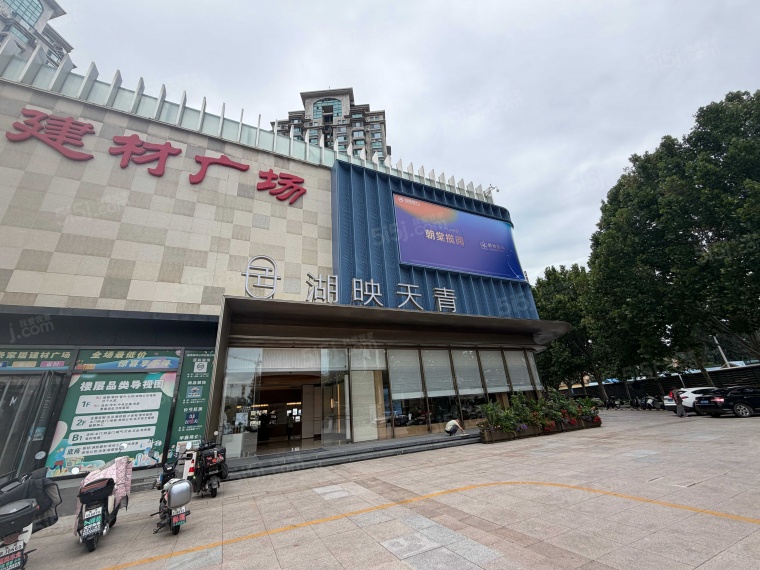 招商湖映天青实景图